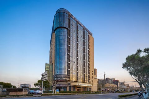 Property building, Day, City view