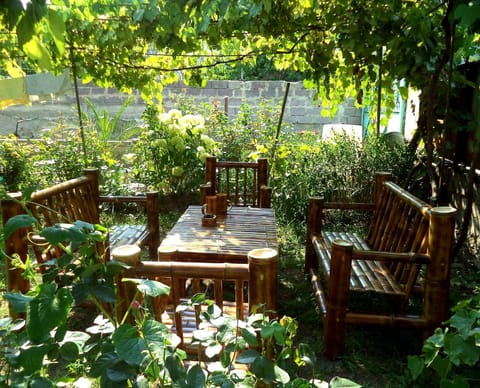 Garden, Dining area