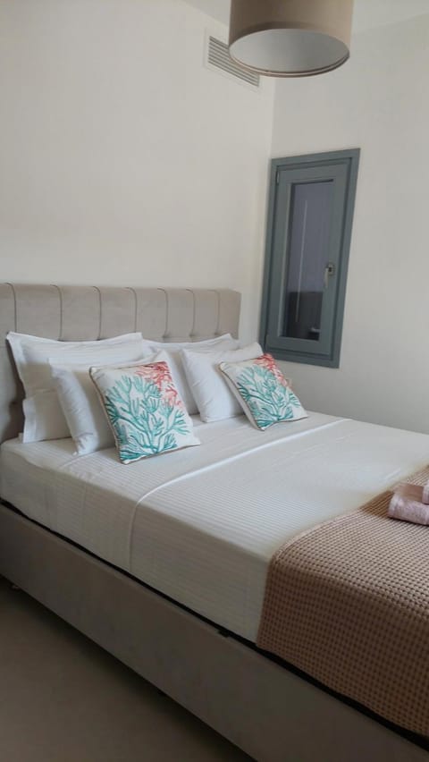 KamaresCozySuites House in Paros, Greece