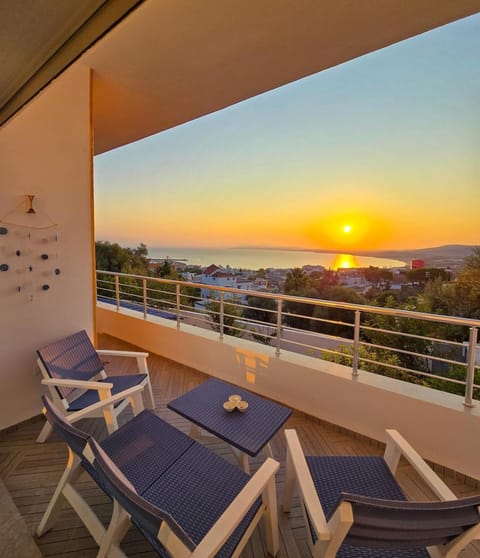 Day, Natural landscape, View (from property/room), Balcony/Terrace, Sea view, Sunrise