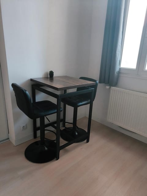 Cocon à deux- grand studio espacieux Apartment in Vitry-sur-Seine