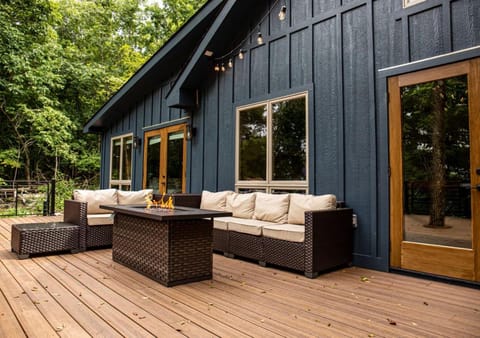 Property building, Seating area