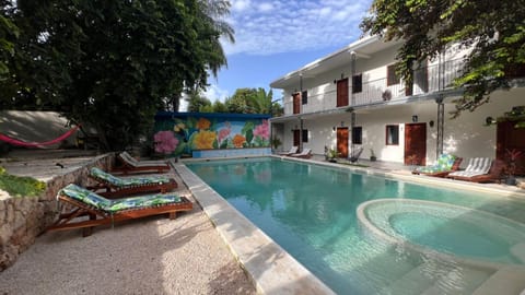 Swimming pool