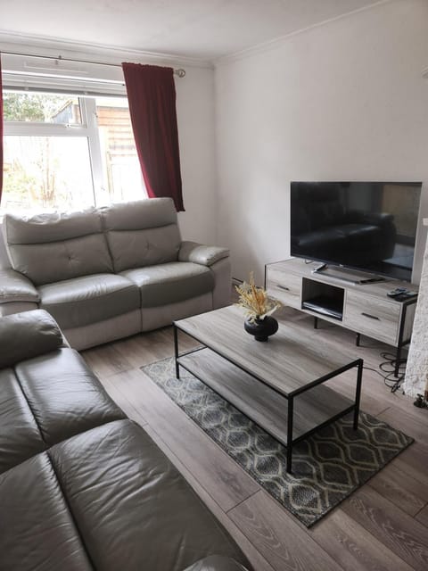 Beautiful two Bedroom house Entire house Apartment in Stevenage