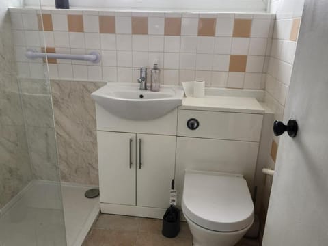 Beautiful two Bedroom house Entire house Apartment in Stevenage