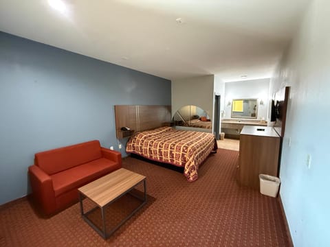 TV and multimedia, Seating area, Bedroom