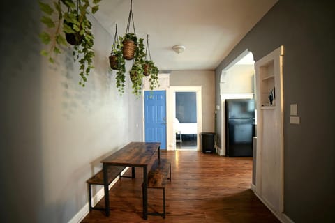 Cute Neighborhood Rainbow Apt Apartment in Richmond Heights