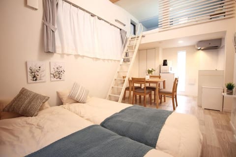 Bed, Photo of the whole room, Dining area, Bedroom