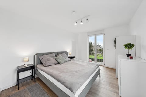 Bed, Bedroom, wardrobe