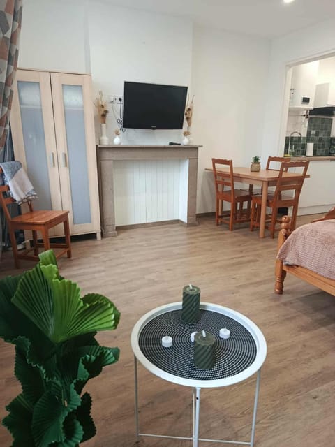 TV and multimedia, Living room, Dining area, Beach, wardrobe