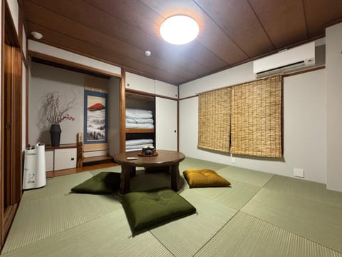 Bedroom, air conditioner