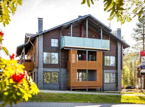 Property building, Day, Street view