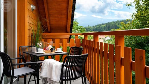 Balcony/Terrace, Mountain view
