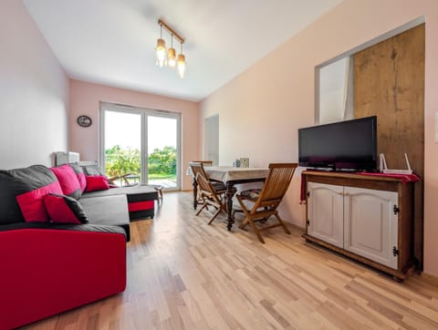 Communal lounge/ TV room, TV and multimedia, Kitchen or kitchenette, Living room, Seating area, Dining area, Evening entertainment