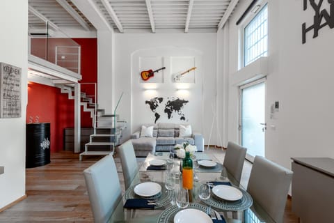 Photo of the whole room, Dining area, air conditioner