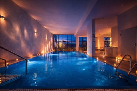 Hot Tub, Swimming pool
