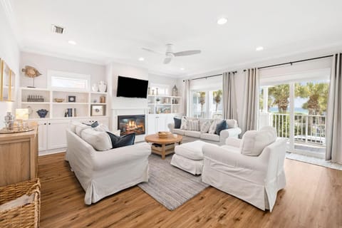 TV and multimedia, Balcony/Terrace, Living room, fireplace