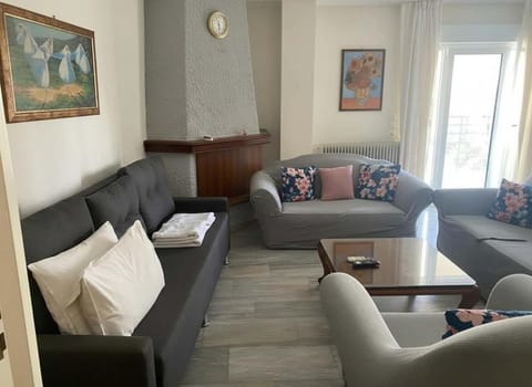 Chalandri Bloom Residence 2BR Sleeps 6 Apartment in Chalandri