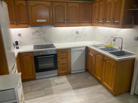 Chalandri Bloom Residence 2BR Sleeps 6 Apartment in Chalandri