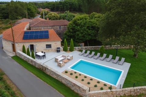 Property building, Garden, Swimming pool, sunbed
