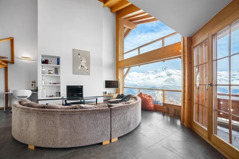 Communal lounge/ TV room, Living room