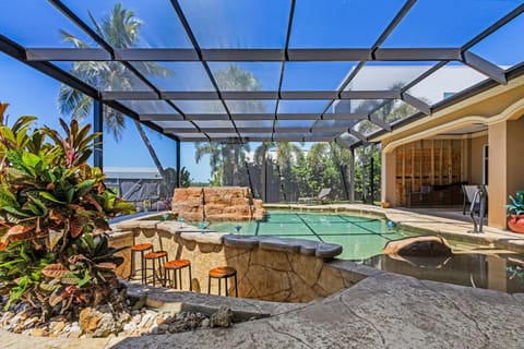 Ultimate Cape Coral Getaway with Pool, Gulf Access & Games - Coral Horizon Villa House in Cape Coral