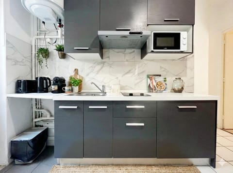 Suite Petite soeur - Appartement 6 & 8 personnes - Check in H24 & Wifi Apartment in Villeurbanne