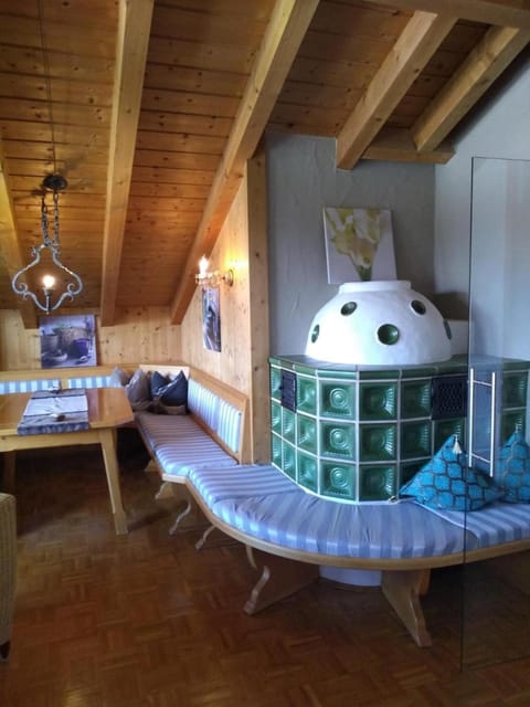 Living room, Photo of the whole room