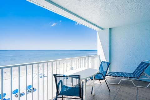 Day, Balcony/Terrace, Seating area, Beach, Sea view
