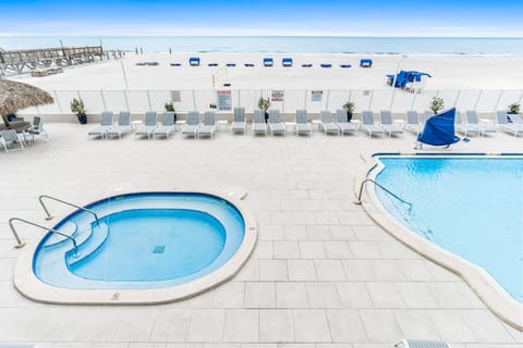 Day, Summer, Seating area, Beach, Swimming pool