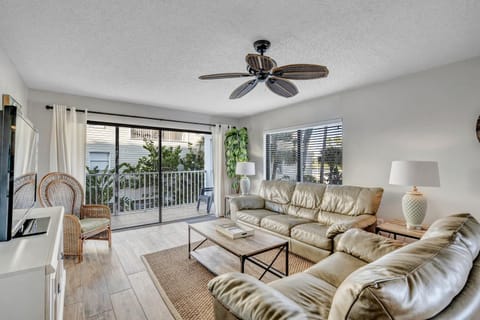Sand Dollar 112 Apartment in Redington Shores