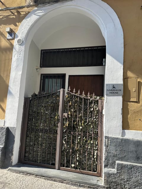 Property building, Facade/entrance, Day