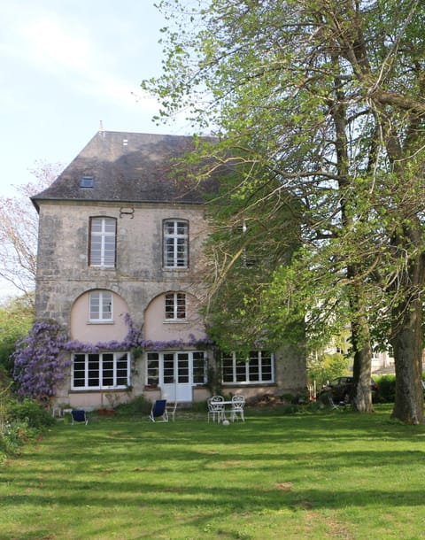 Property building, Facade/entrance, Garden, Garden, Garden view, Garden view
