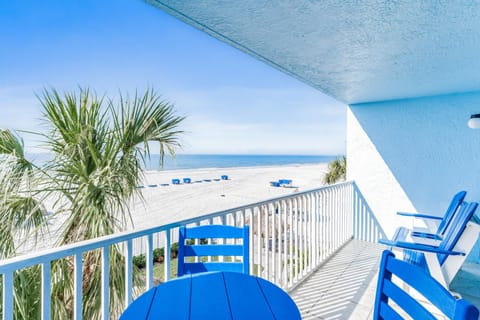 Day, Summer, Balcony/Terrace, Seating area, Beach
