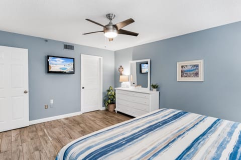 Bed, TV and multimedia, Bedroom, furniture, air conditioner