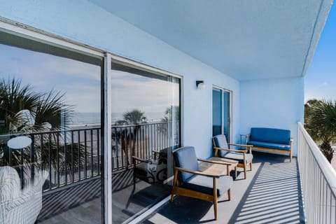 Day, Balcony/Terrace, Seating area, Sea view, furniture