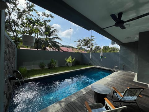 Day, Garden, Swimming pool