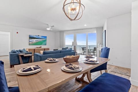 Blu 500 - Stunning with Gulf Views - Free Beach Service Apartment in Okaloosa Island