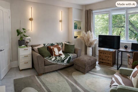 TV and multimedia, Living room, Seating area, Evening entertainment