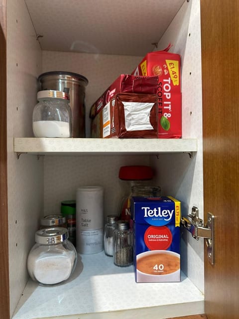 Coffee/tea facilities, Food