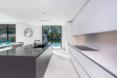 Luxe Pool House in North Miami Perfect for Groups House in Aventura