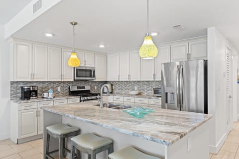 Blu 503 - Luxury Oceanfront - Unbelievable Views - Free Beach Svc Apartment in Okaloosa Island