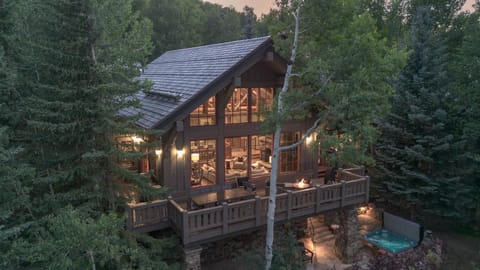 Facade/entrance, Hot Tub, Balcony/Terrace