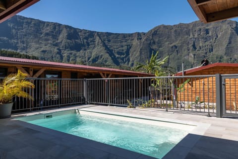 Mountain view, Pool view, Swimming pool
