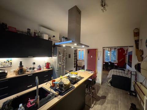 Kitchen or kitchenette, Living room, Seating area, oven, stove