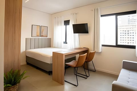 Bed, TV and multimedia, Living room, Photo of the whole room, Dining area, Bedroom