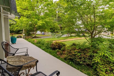 City Cottage on Main Street In North GA House in Alabama