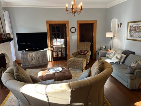 City Cottage on Main Street In North GA House in Alabama