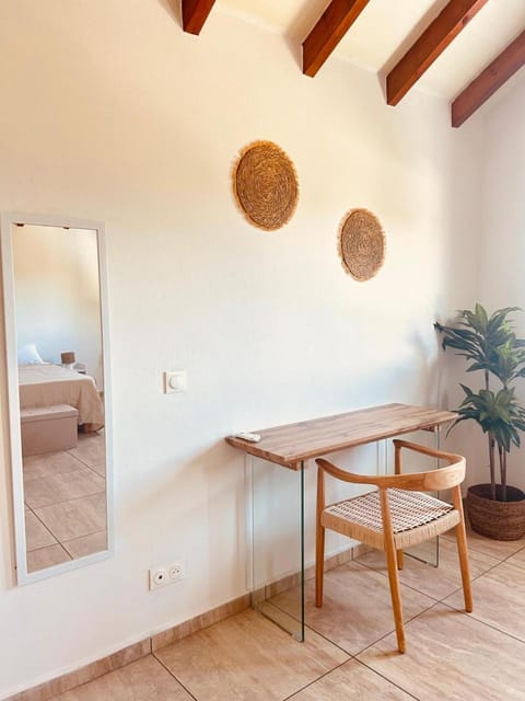 Seating area, Bedroom