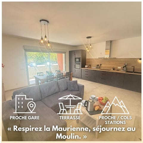 Living room, Text overlay